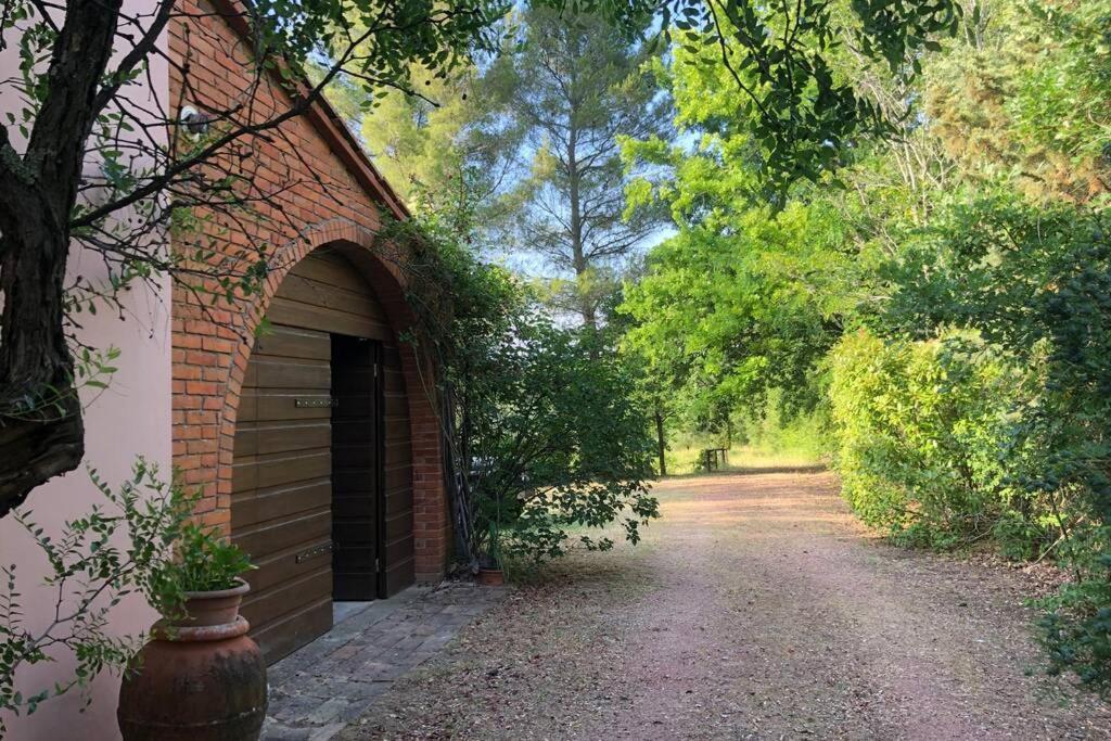 La Casa Nel Bosco Villa Lari ภายนอก รูปภาพ
