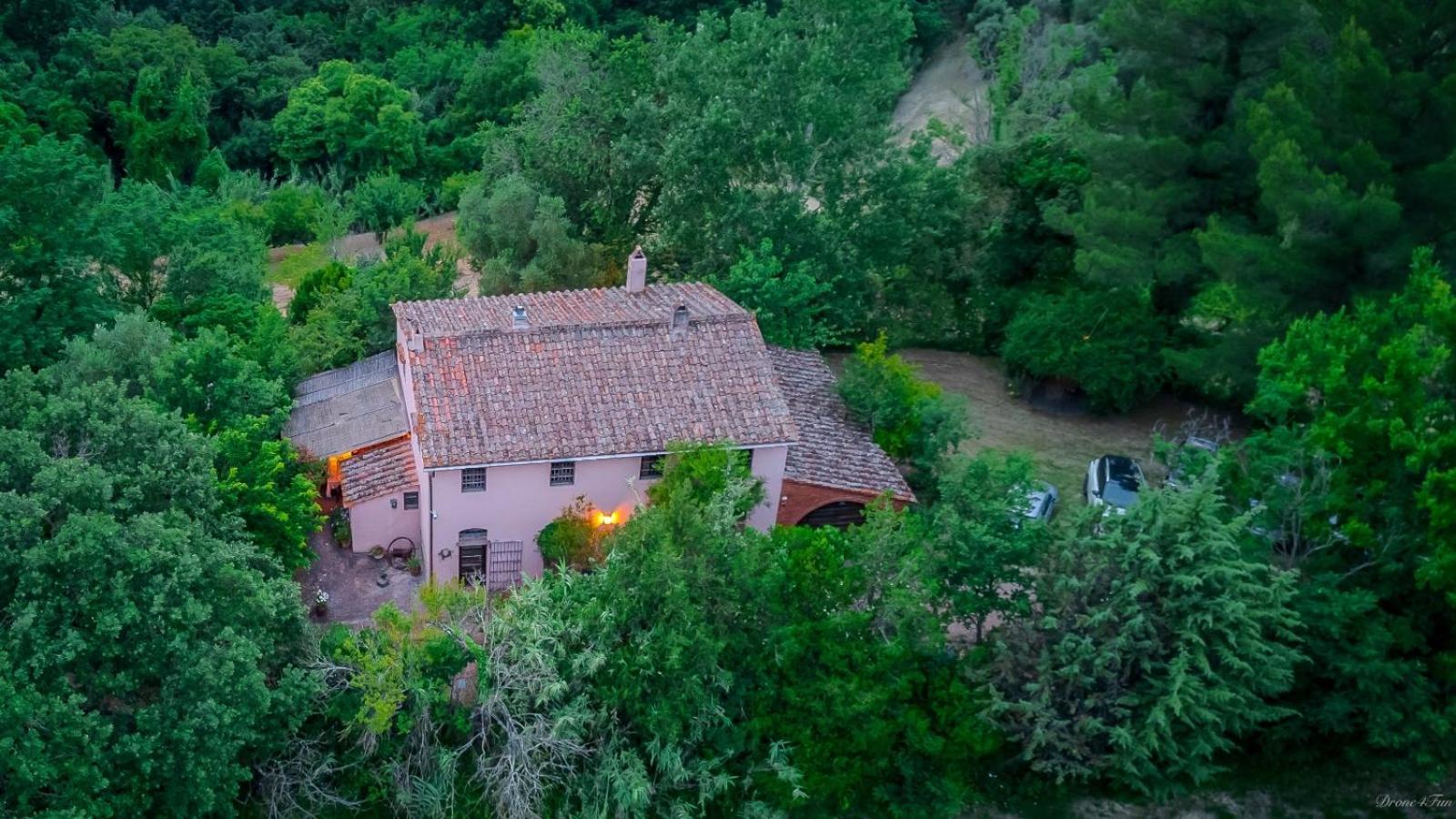 La Casa Nel Bosco Villa Lari ภายนอก รูปภาพ